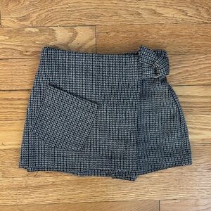 Zara Black and White Houndstooth Skort